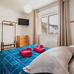 Maison 3 Etoiles Entre Pistes Et Centre-ville, Billiard, Ping-pong, Ps3, Cheminee, Bbq, Animaux Admis