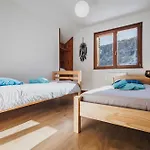 Дом отдыха Maison 3 Etoiles Entre Pistes Et Centre-ville, Billiard, Ping-pong, Ps3, Cheminee, Bbq, Animaux Admis *