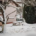 Maison 3 Etoiles Entre Pistes Et Centre-ville, Billiard, Ping-pong, Ps3, Cheminee, Bbq, Animaux Admis Дом отдыха *