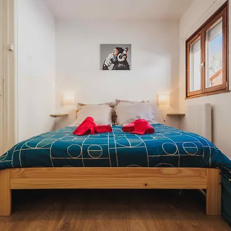 Prázdninový dům Maison 3 Etoiles Entre Pistes Et Centre-ville, Billiard, Ping-pong, Ps3, Cheminee, Bbq, Animaux Admis *