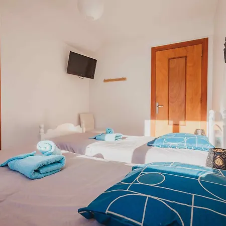 Maison 3 Etoiles Entre Pistes Et Centre-ville, Billiard, Ping-pong, Ps3, Cheminee, Bbq, Animaux Admis