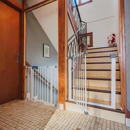 Prázdninový dům Maison 3 Etoiles Entre Pistes Et Centre-ville, Billiard, Ping-pong, Ps3, Cheminee, Bbq, Animaux Admis *