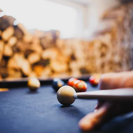 Maison 3 Etoiles Entre Pistes Et Centre-ville, Billiard, Ping-pong, Ps3, Cheminee, Bbq, Animaux Admis *