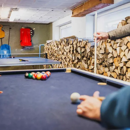 Prázdninový dům Maison 3 Etoiles Entre Pistes Et Centre-ville, Billiard, Ping-pong, Ps3, Cheminee, Bbq, Animaux Admis