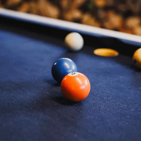 Maison 3 Etoiles Entre Pistes Et Centre-ville, Billiard, Ping-pong, Ps3, Cheminee, Bbq, Animaux Admis