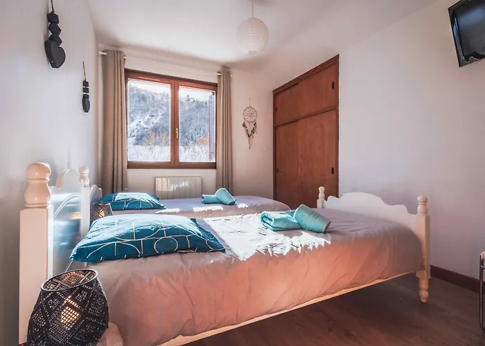 Maison 3 Etoiles Entre Pistes Et Centre-ville, Billiard, Ping-pong, Ps3, Cheminee, Bbq, Animaux Admis