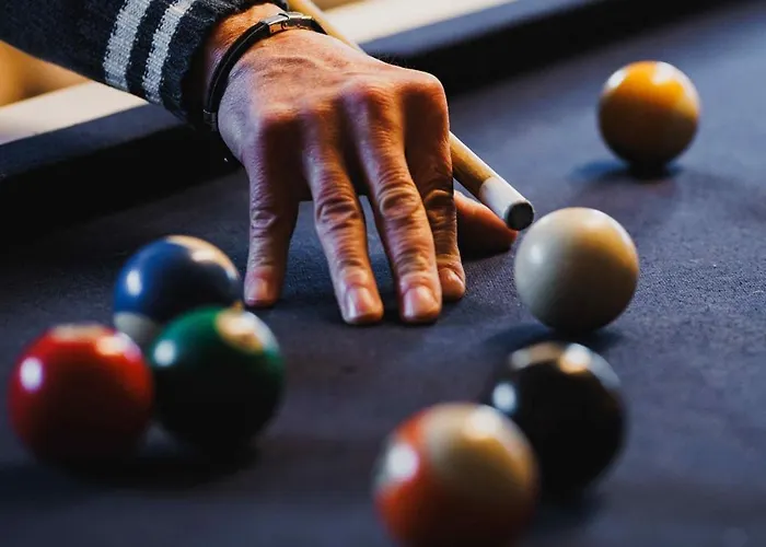 Holiday home Maison 3 Etoiles Entre Pistes Et Centre-ville, Billiard, Ping-pong, Ps3, Cheminee, Bbq, Animaux Admis *